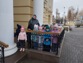 Почемучки знакомятся с архитектурой города Почемучки знакомятся с архитектурой города.